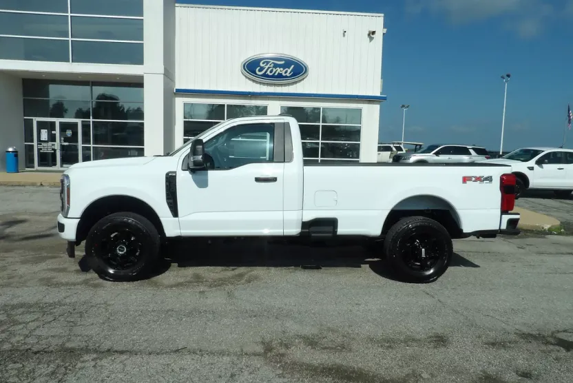 2025 Ford F-350 photo 1