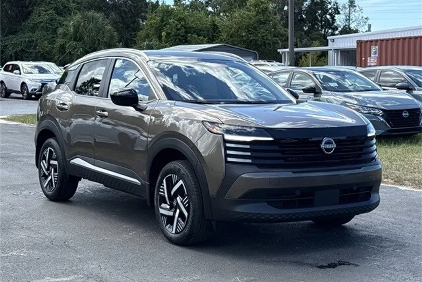 2026 Nissan Kicks SV photo 1
