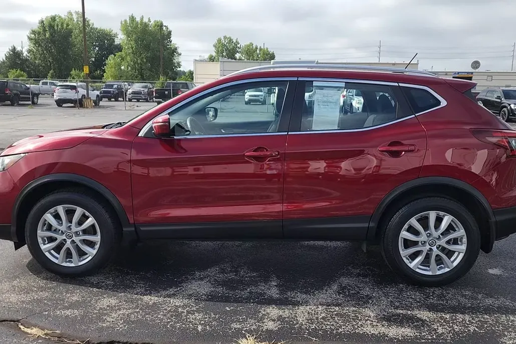 2022 Nissan Rogue Sport SV photo 1
