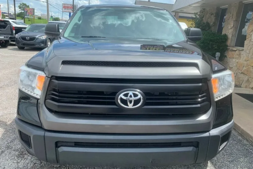 2017 Toyota Tundra SR Double Cab photo 1