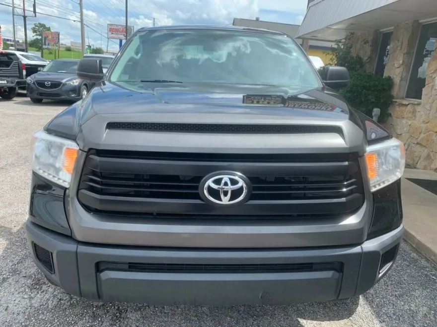2017 Toyota Tundra SR Double Cab photo 1