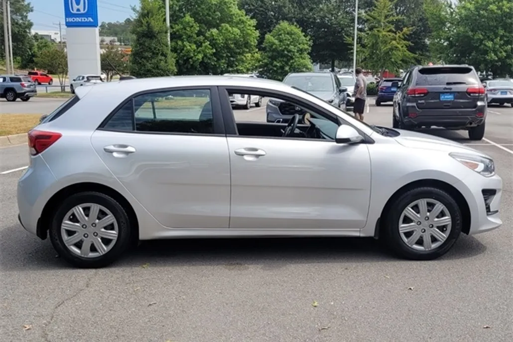 2023 Kia Rio S photo 1