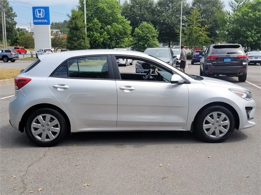 2023 Kia Rio S photo 1