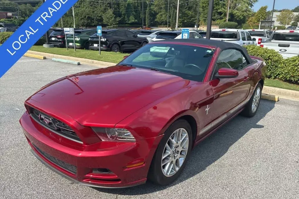 2014 Ford Mustang V6 Premium photo 1