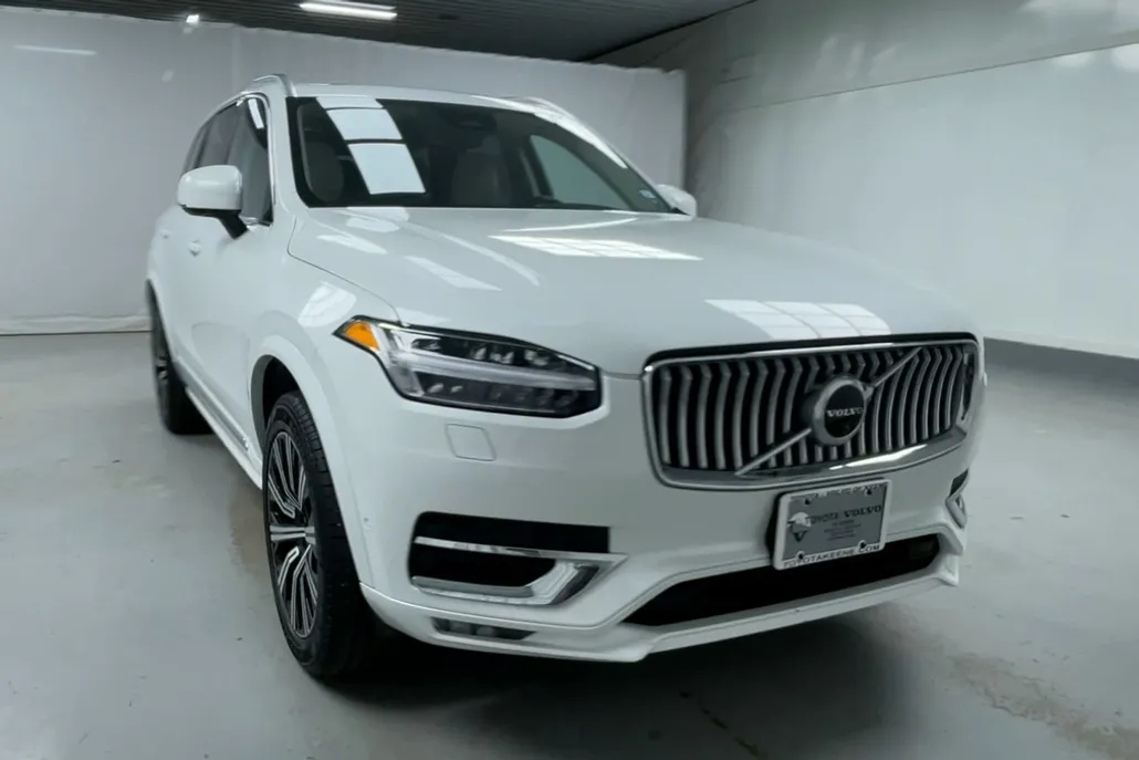 2024 Volvo XC90 Plus photo 1