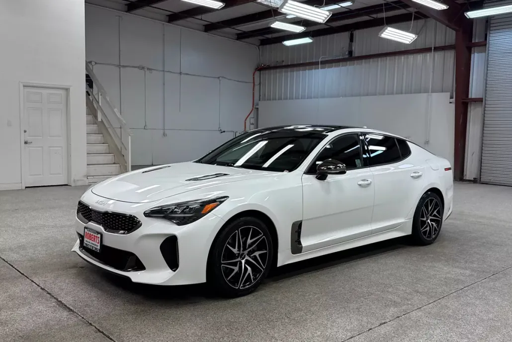 2023 Kia Stinger GT-Line photo 1