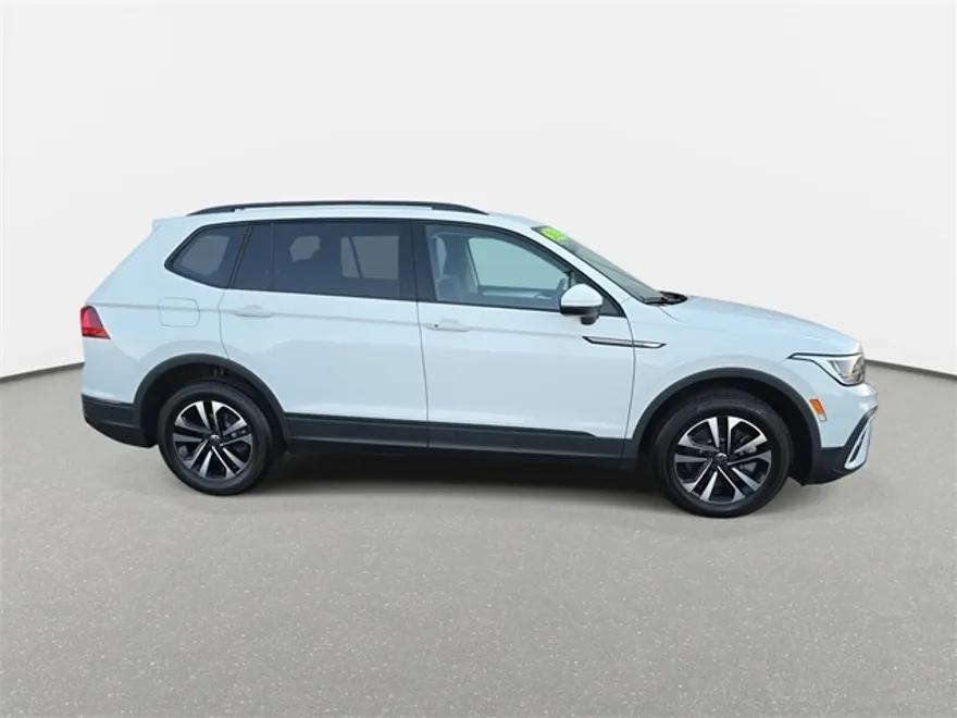 2024 Volkswagen Tiguan S photo 1