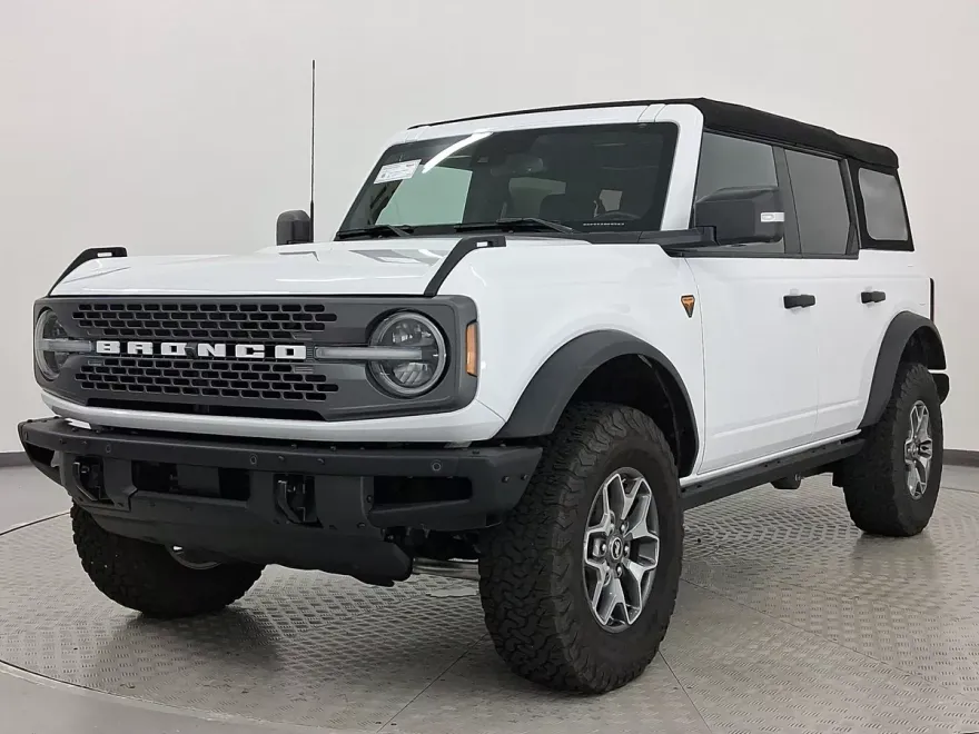 2024 Ford Bronco Badlands photo 1