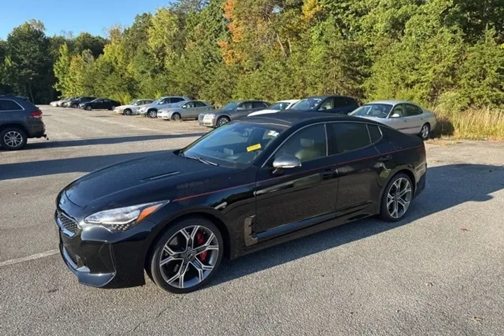 2020 Kia Stinger GT2 photo 1