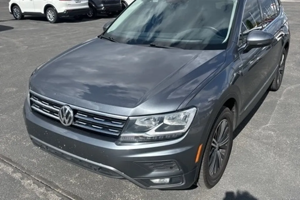 2019 Volkswagen Tiguan SEL photo 1