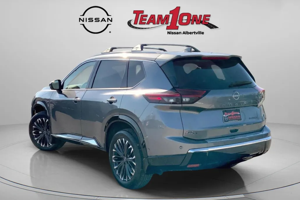 2025 Nissan Rogue Platinum photo 1