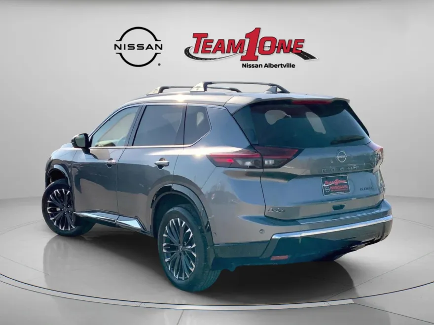 2025 Nissan Rogue Platinum photo 1