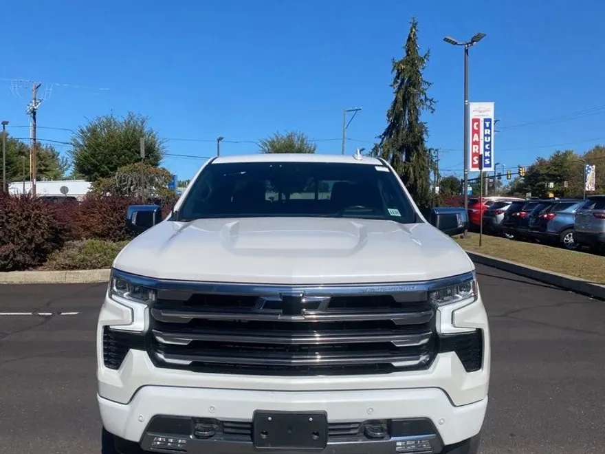 2023 Chevrolet Silverado 1500 High Country photo 1