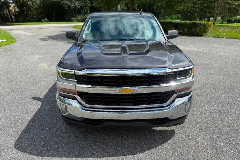 2016 Chevrolet Silverado 1500 LT photo 1