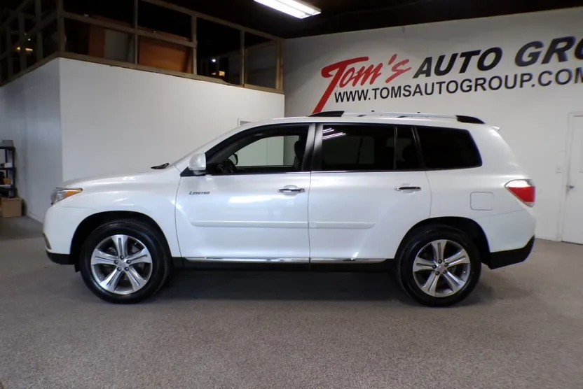 2011 Toyota Highlander Limited photo 1