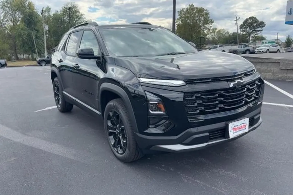 2026 Chevrolet Equinox LT photo 1