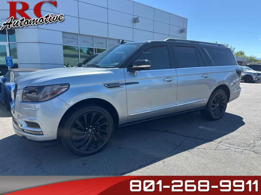 2021 Lincoln Navigator Black Label photo 1
