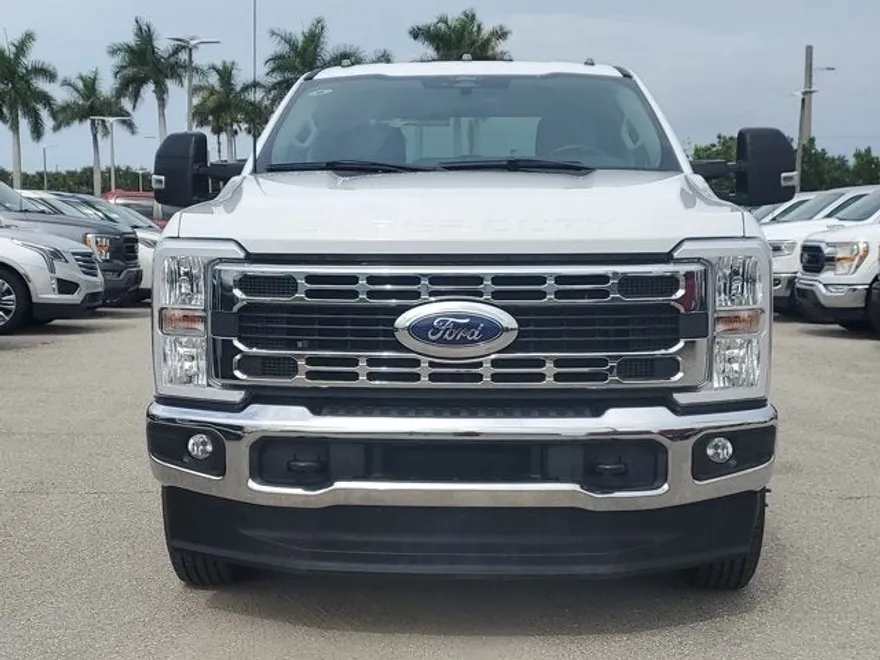 2024 Ford F-350 XLT photo 1