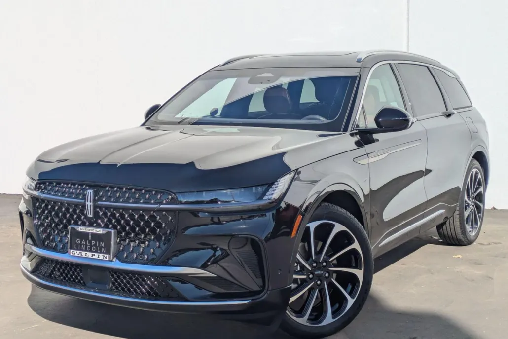2024 Lincoln Nautilus Black Label photo 1