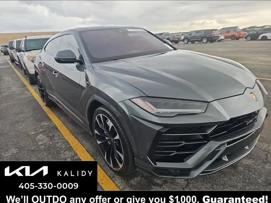 2020 Lamborghini Urus photo 1