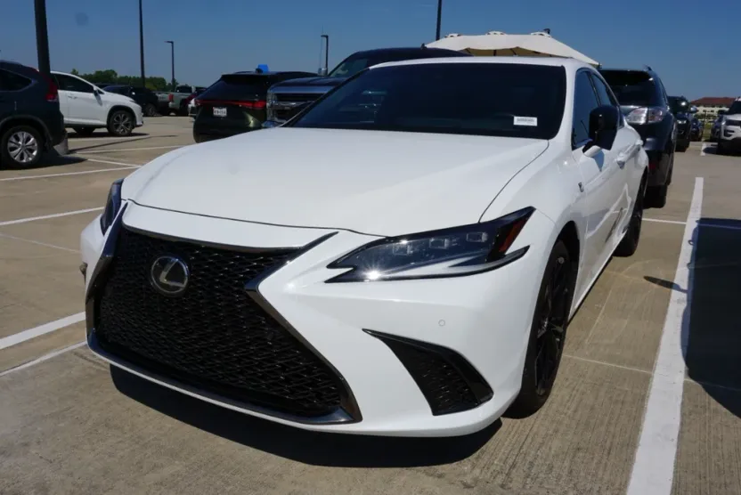 2023 Lexus ES F SPORT Handling photo 1