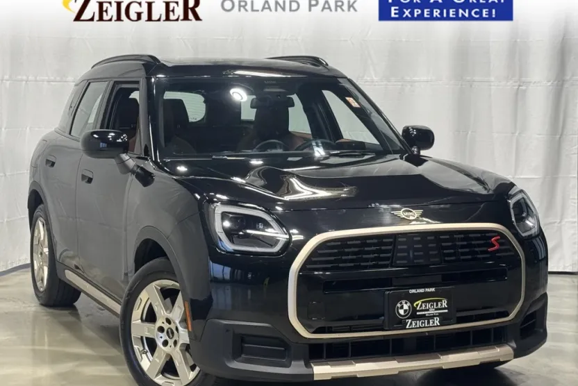 2025 Mini Cooper ALL4 Signature photo 1