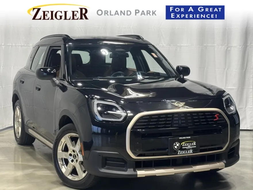 2025 Mini Cooper ALL4 Signature photo 1