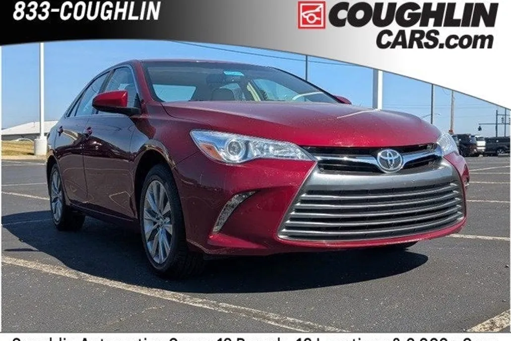 2017 Toyota Camry XLE photo 1