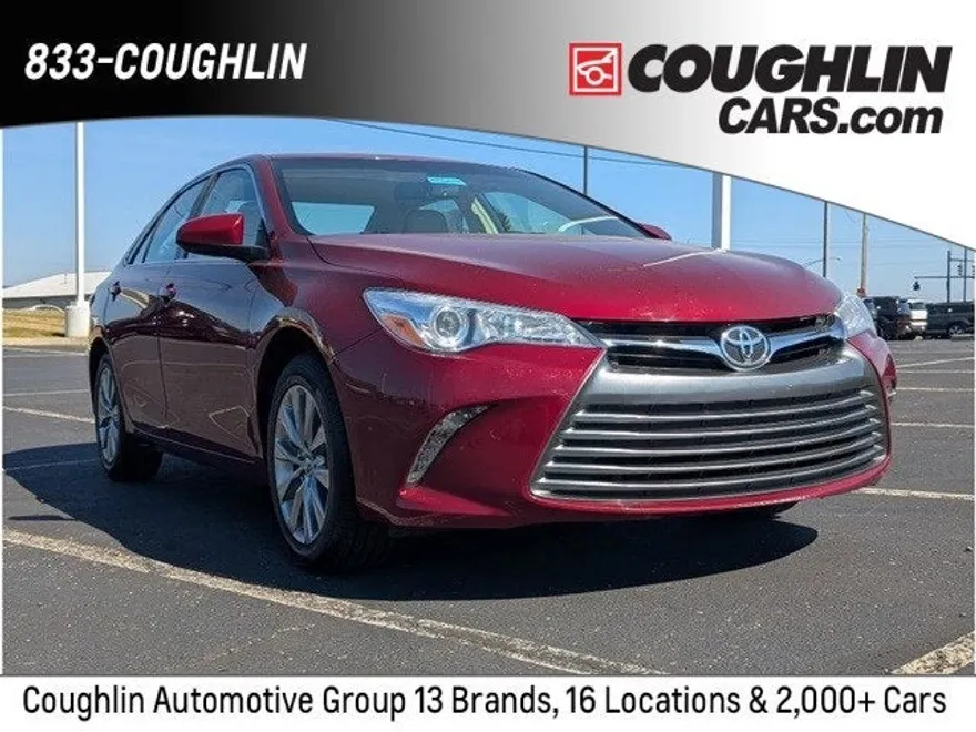 2017 Toyota Camry XLE photo 1