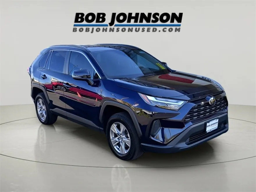 2023 Toyota RAV4 XLE photo 1