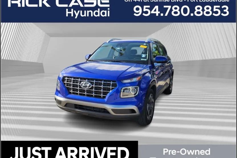 2024 Hyundai Venue Limited photo 1