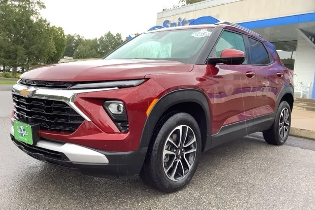 2025 Chevrolet Trailblazer LT photo 1