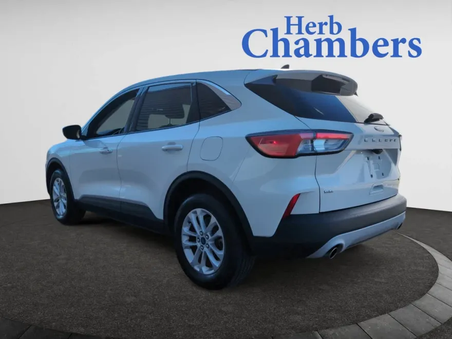 2020 Ford Escape SE photo 1
