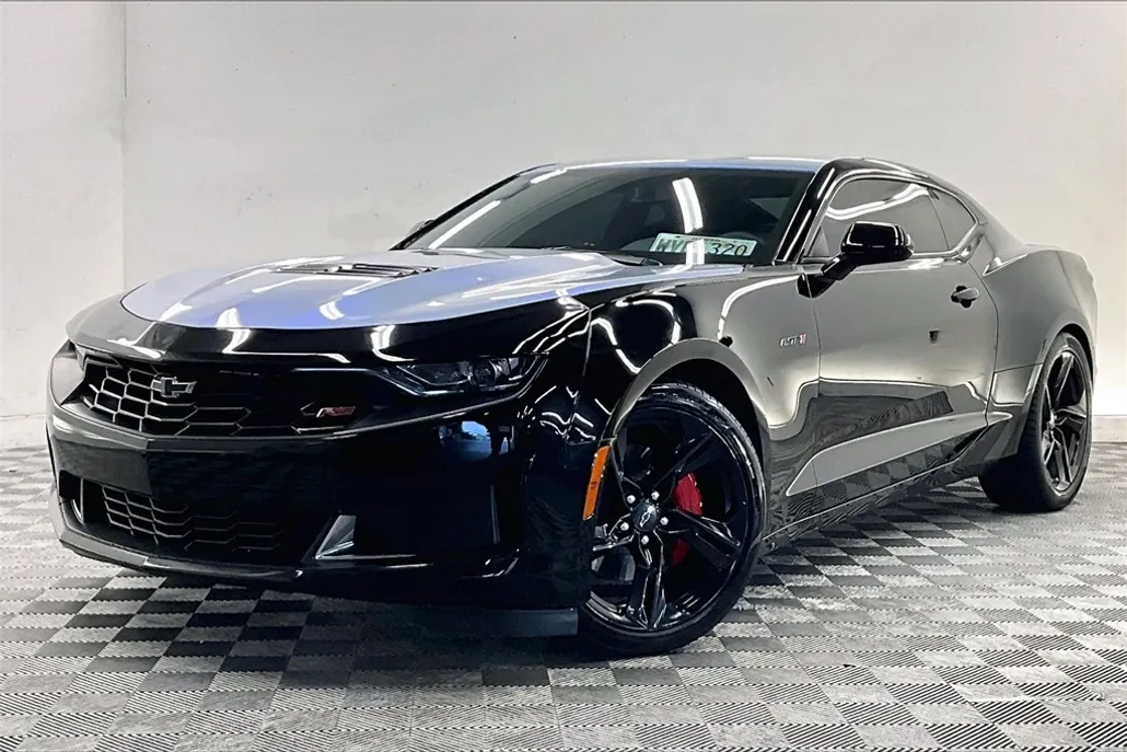2023 Chevrolet Camaro LT1 photo 1