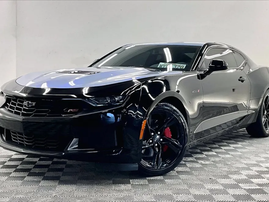 2023 Chevrolet Camaro LT1 photo 1