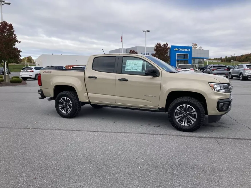 2022 Chevrolet Colorado Z71 photo 1