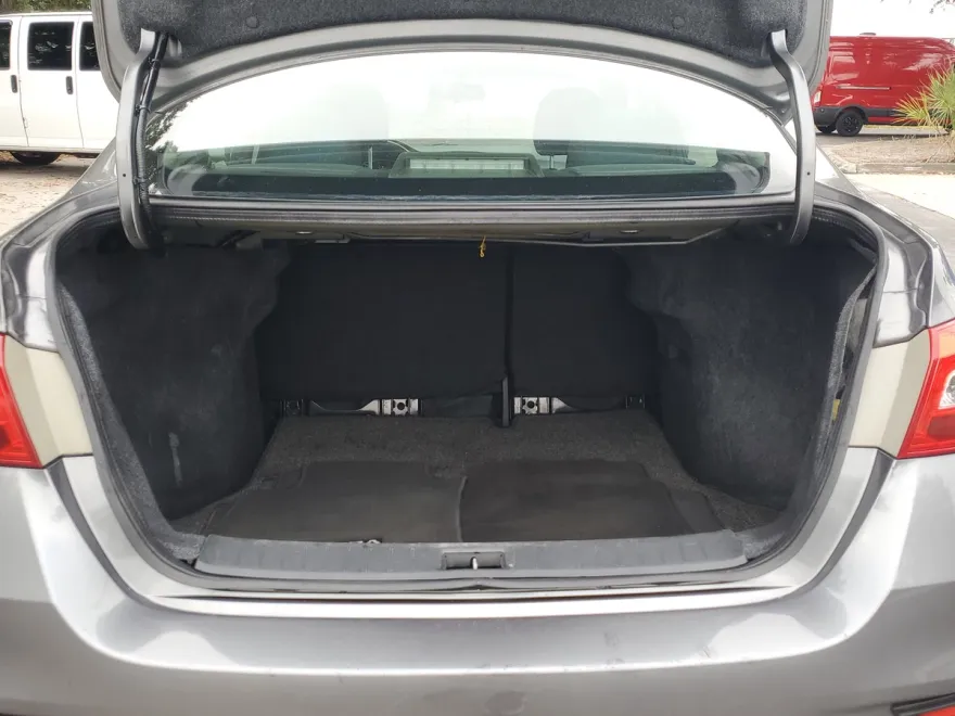2019 Nissan Sentra S photo 1