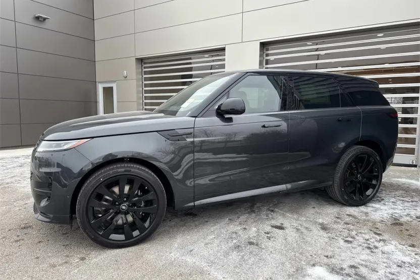 2025 Land Rover Range Rover Sport SE photo 1