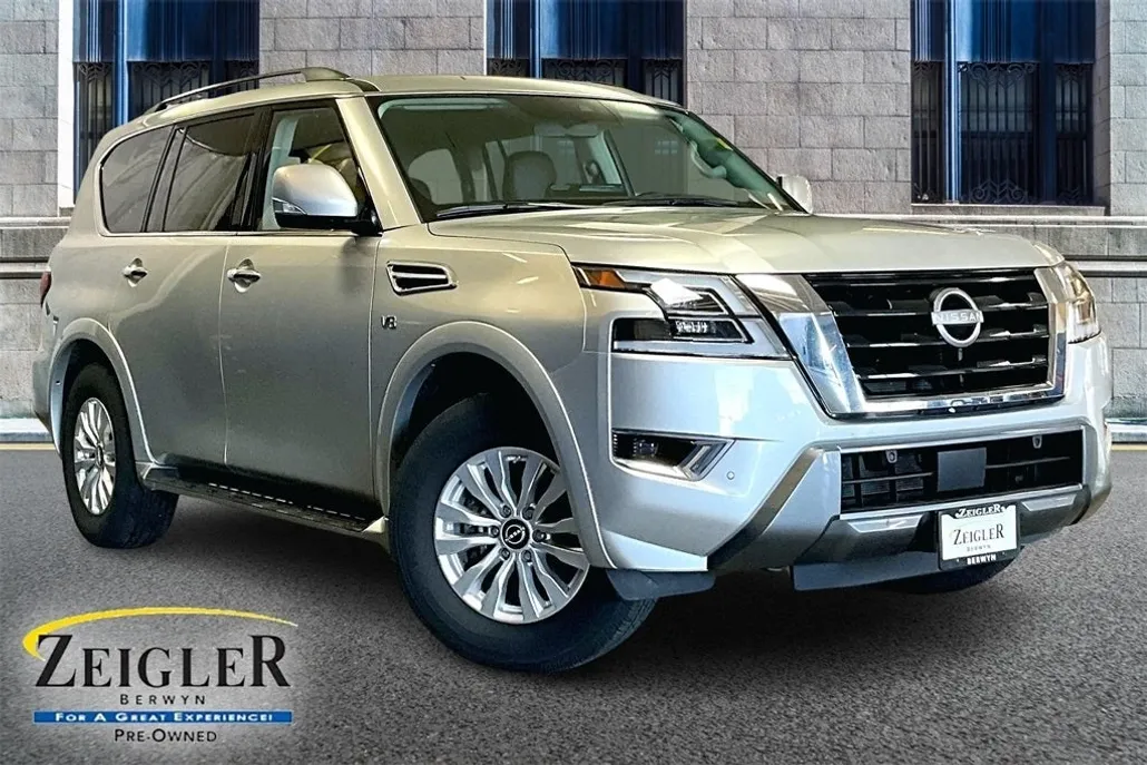 2022 Nissan Armada SV photo 1