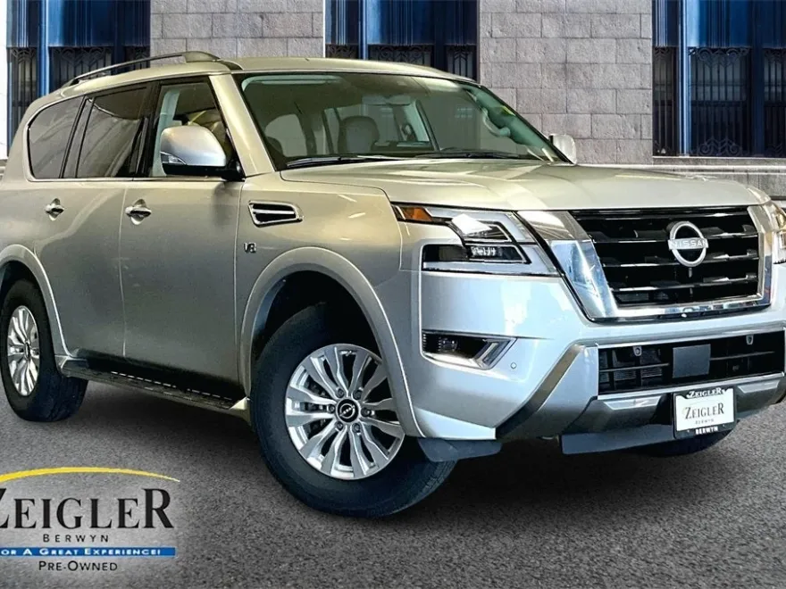 2022 Nissan Armada SV photo 1
