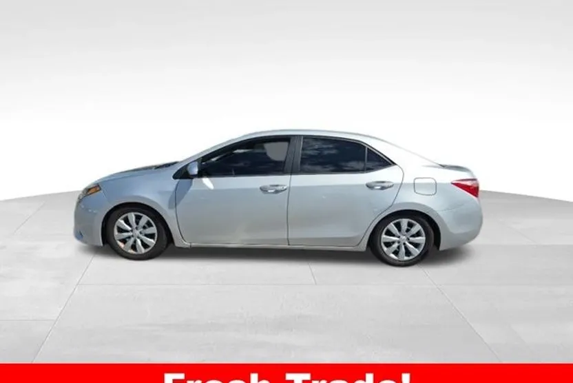 2015 Toyota Corolla L photo 1