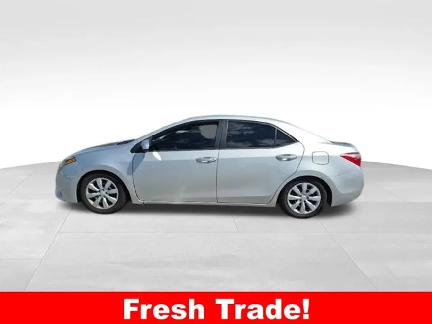 2015 Toyota Corolla L photo 1