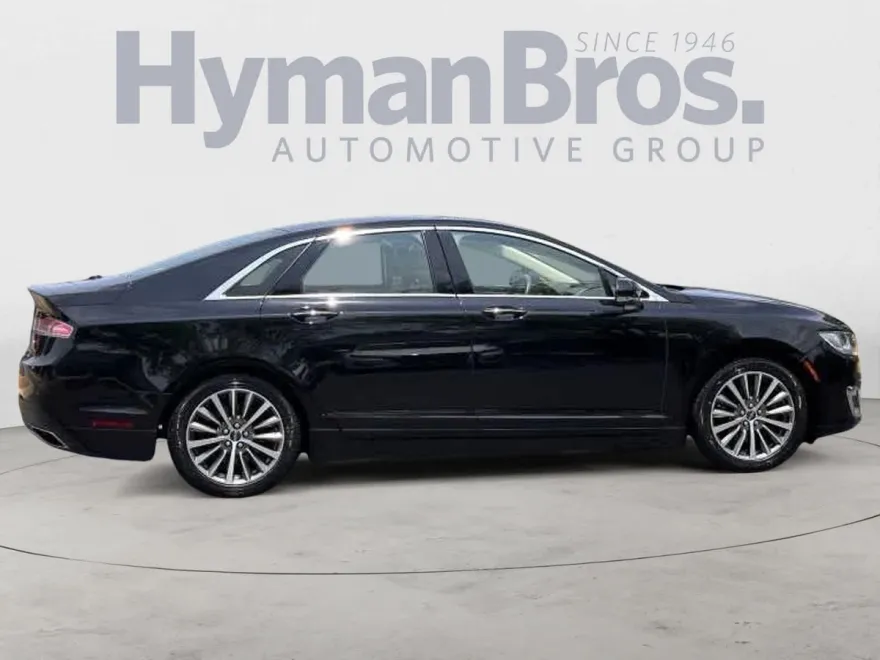 2020 Lincoln MKZ Standard photo 2
