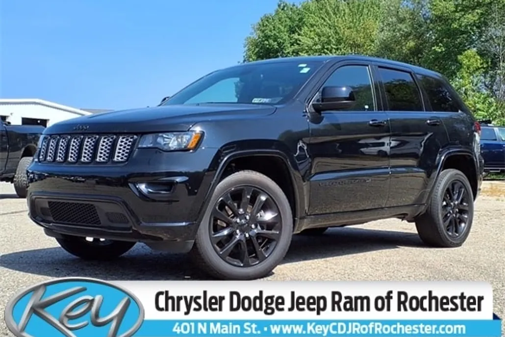 2022 Jeep Cherokee Laredo X Altitude photo 1