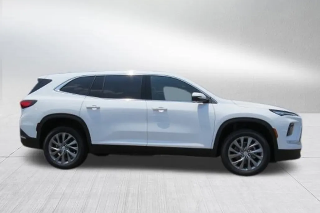 2025 Buick Enclave Preferred photo 1