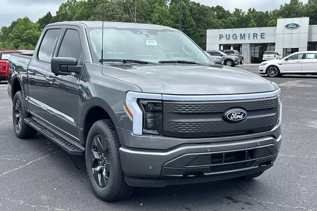 2025 Ford F-150 Lightning photo 1