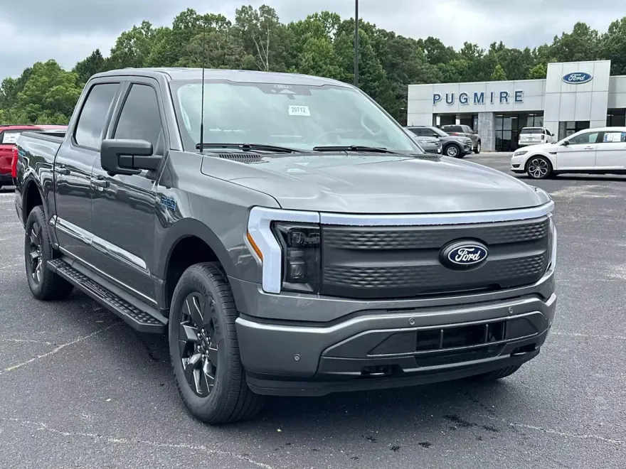 2025 Ford F-150 Lightning photo 1