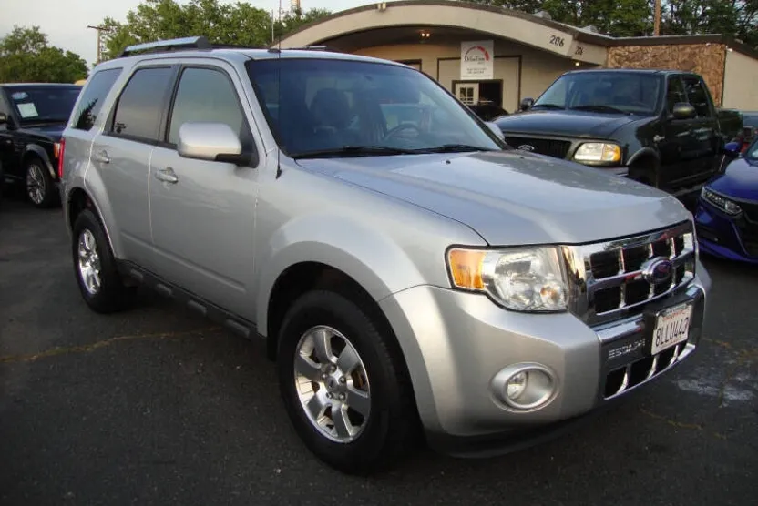 2011 Ford Escape Limited photo 1
