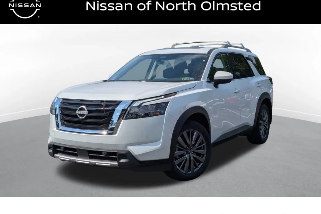 2025 Nissan Pathfinder SL photo 1