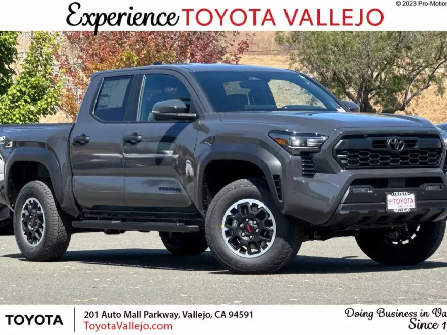 2025 Toyota Tacoma TRD Off-Road photo 1
